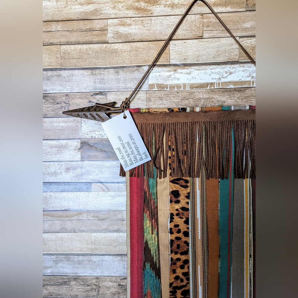 NWT Handcrafted Rustic Boho Western Metal Arrow With Multi Colored Trim - Picture 2 of 7